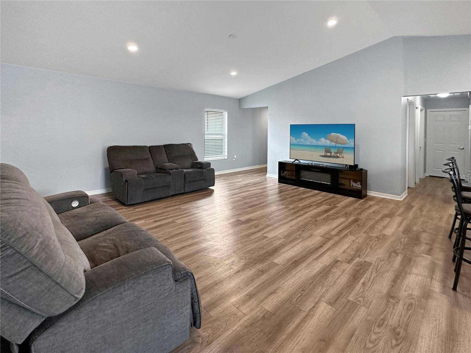 HIGHLAND MDWS 4B - Residential Lease