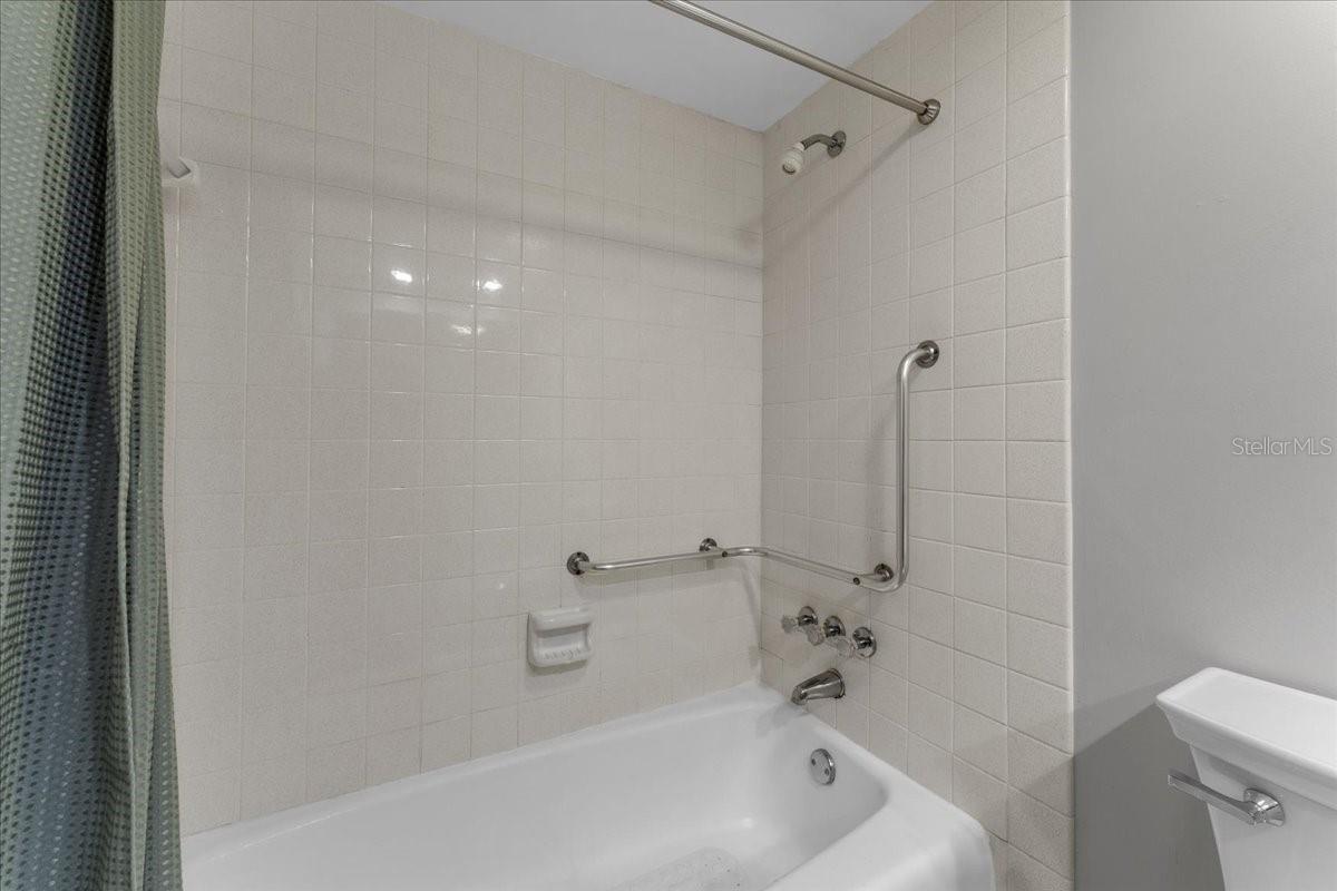 WINSTON PARK NORTHEAST - Residential