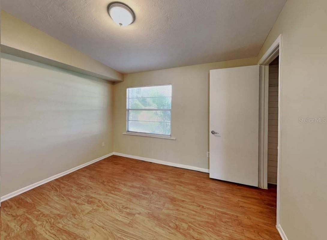 ROYAL MANOR ESTATES - Residential Lease