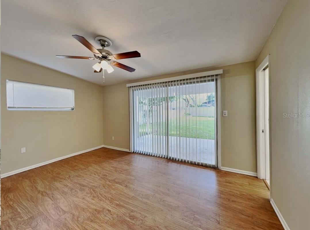ROYAL MANOR ESTATES - Residential Lease