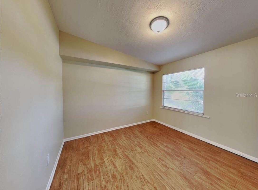 ROYAL MANOR ESTATES - Residential Lease
