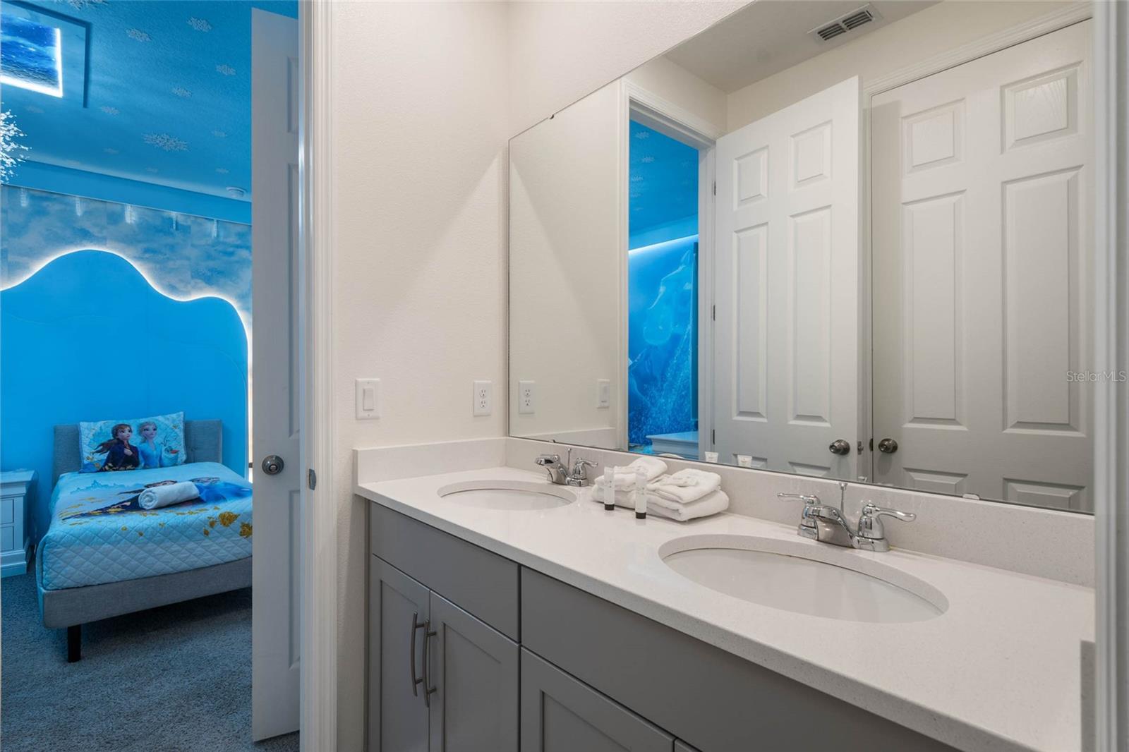 SOLARA RESORT VACATION VILLAS REP - Residential