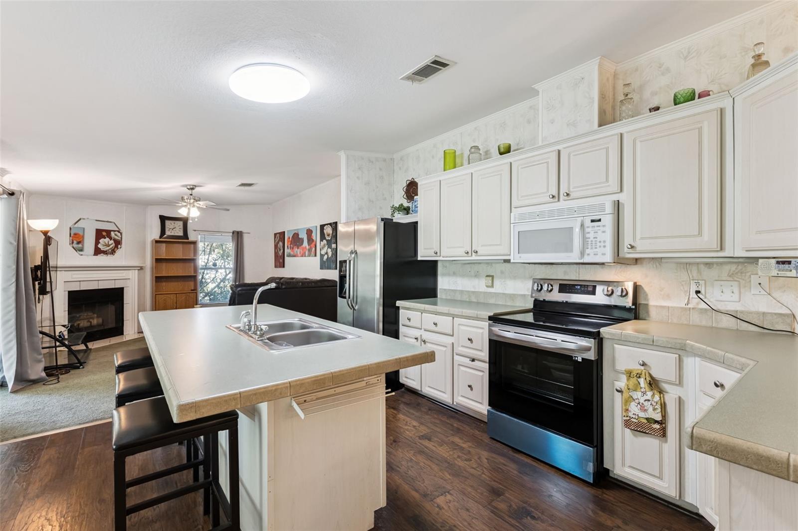 TROPICAL PARK UNIT 4 - Residential