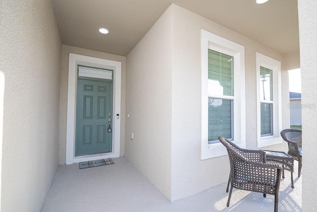 2937 HOODED CRANE COVE