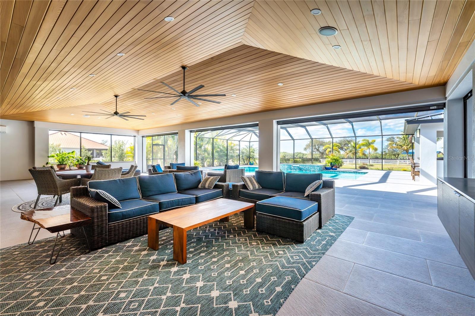 THE ESTATES ON PEACE RIVER - Residential