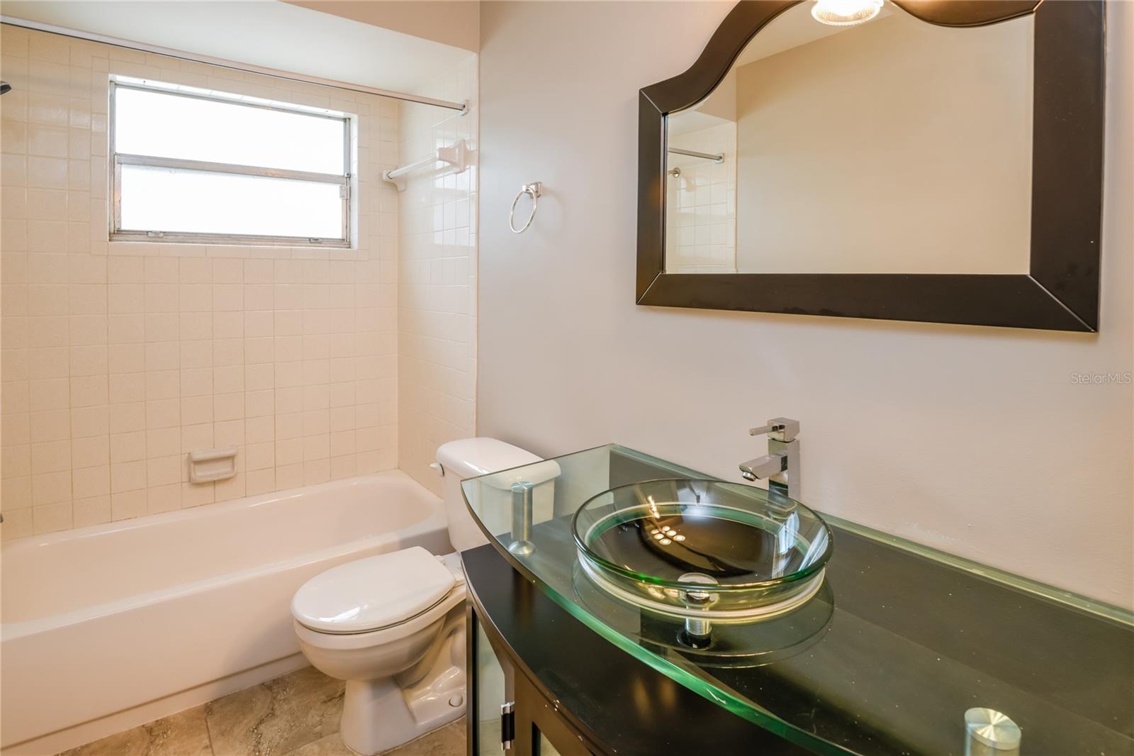 GOLDEN GATEWAY HOMES - Residential Lease