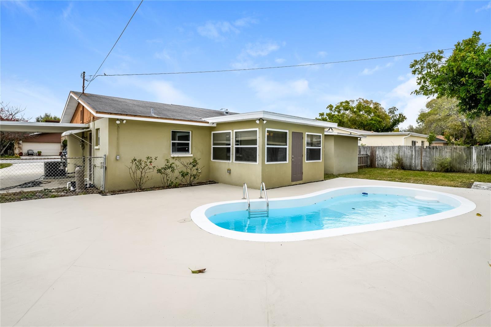 GOLDEN GATEWAY HOMES - Residential Lease