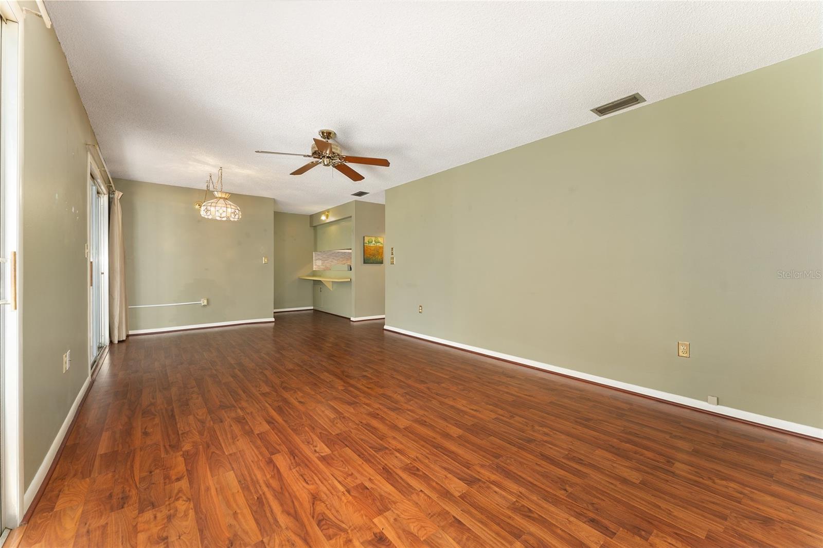 CONDO DECL OF CONDO - Residential