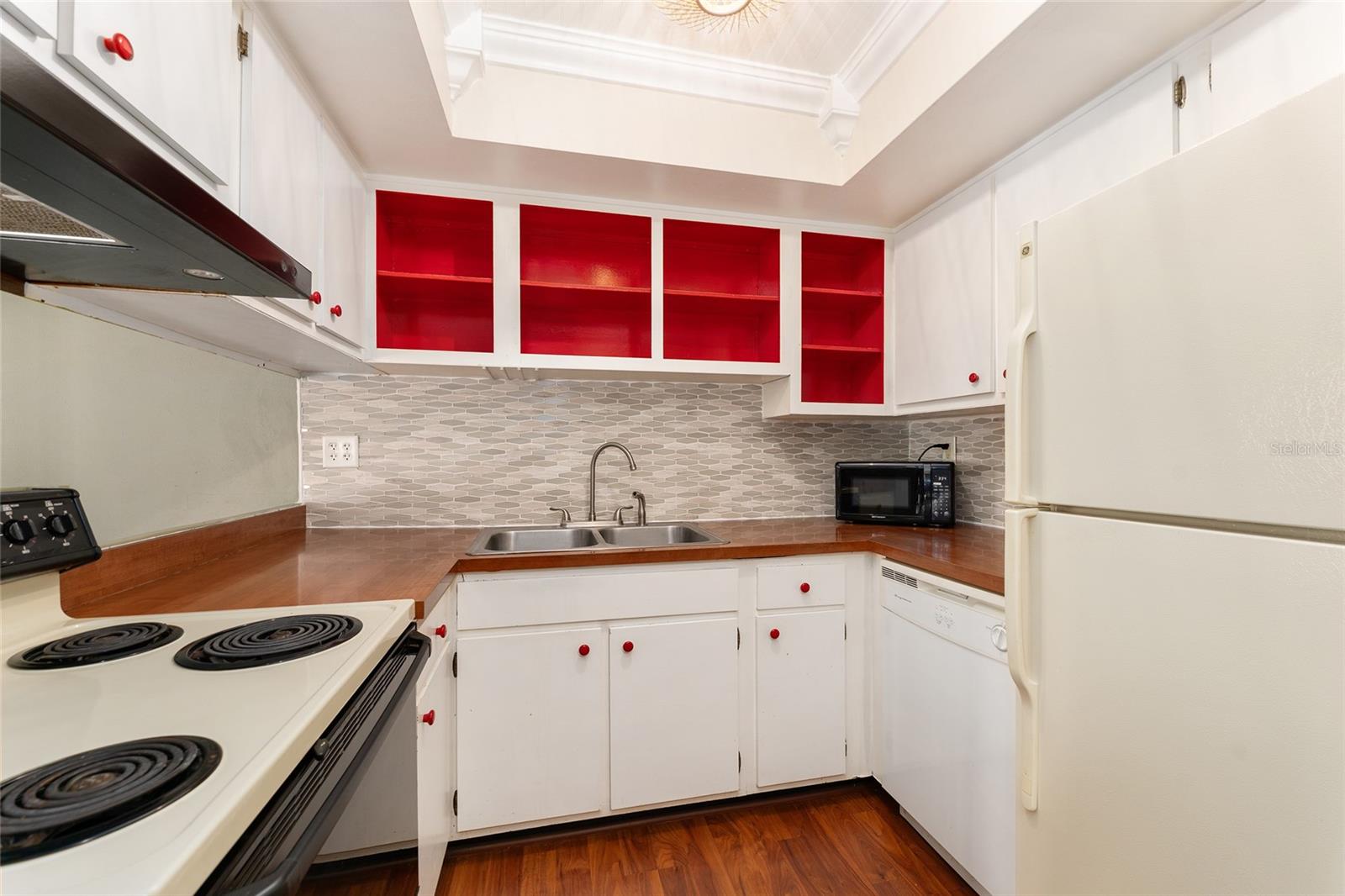 CONDO DECL OF CONDO - Residential