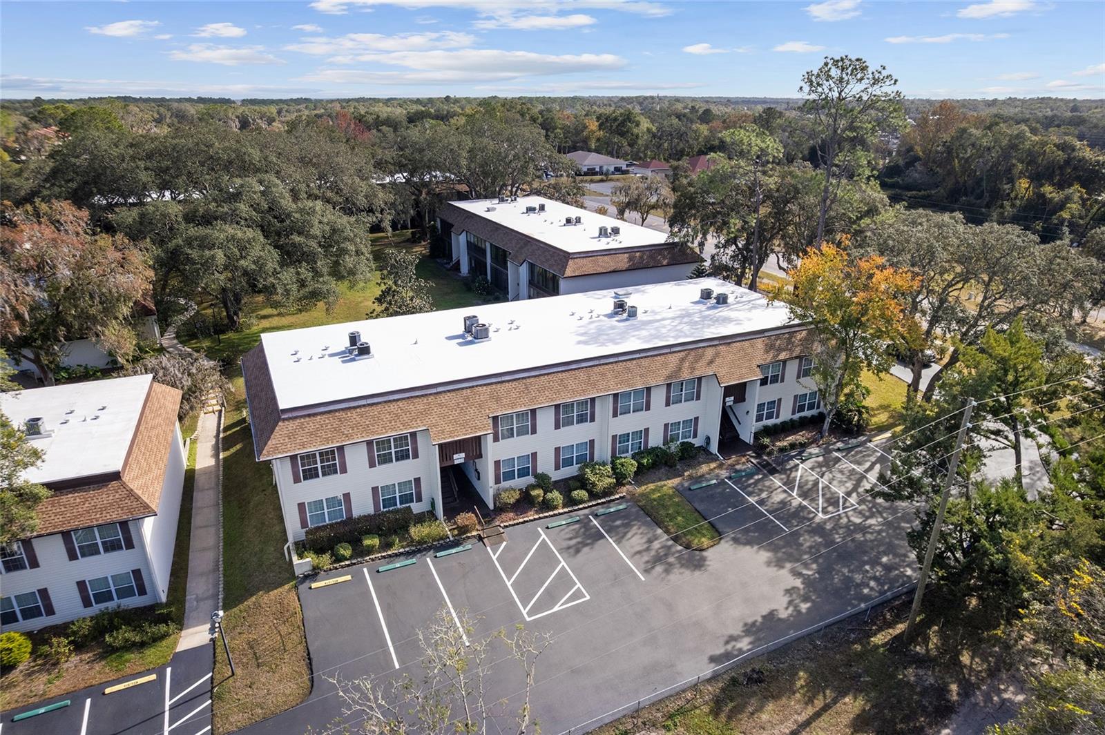 CONDO DECL OF CONDO - Residential