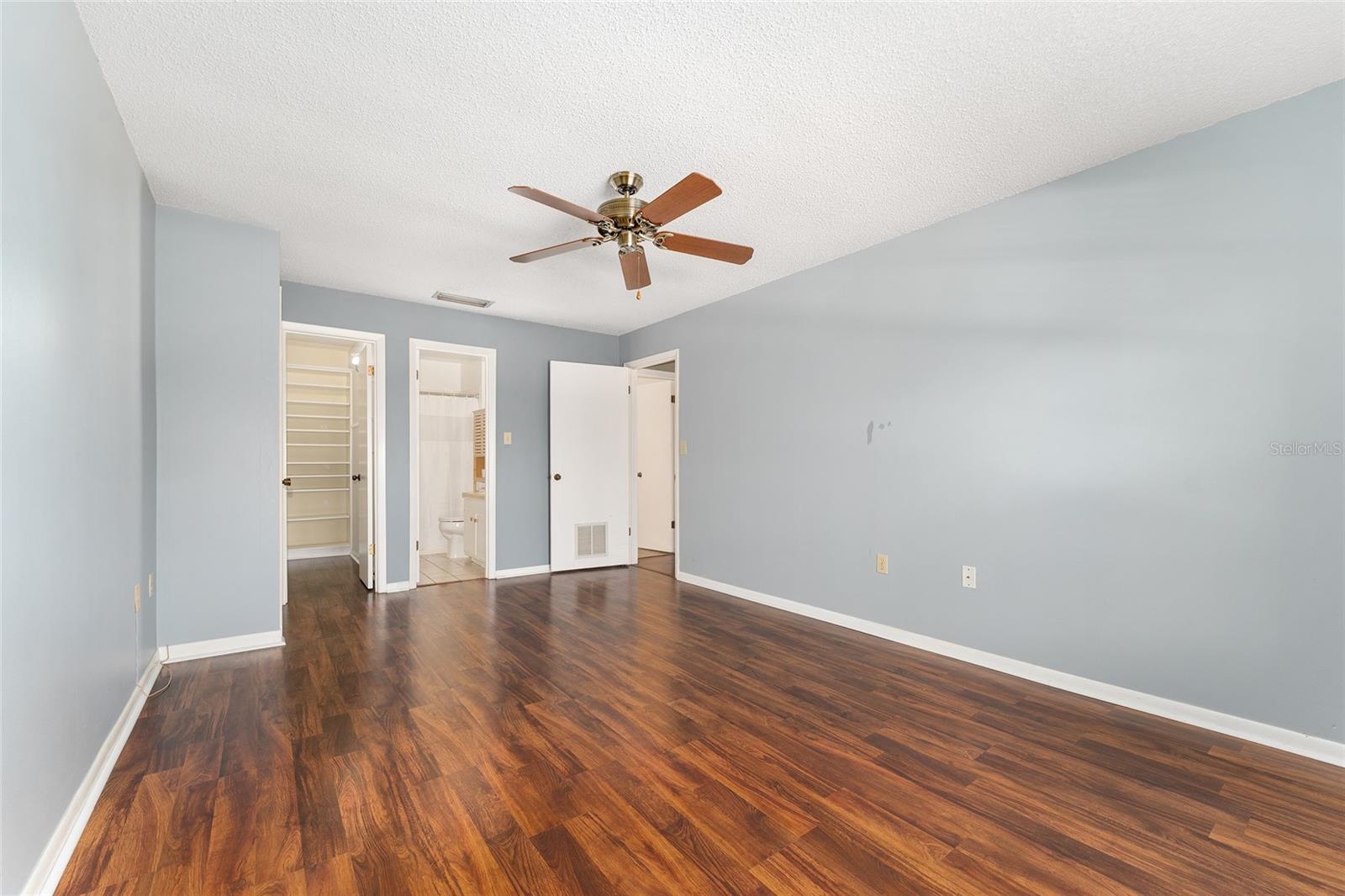 CONDO DECL OF CONDO - Residential