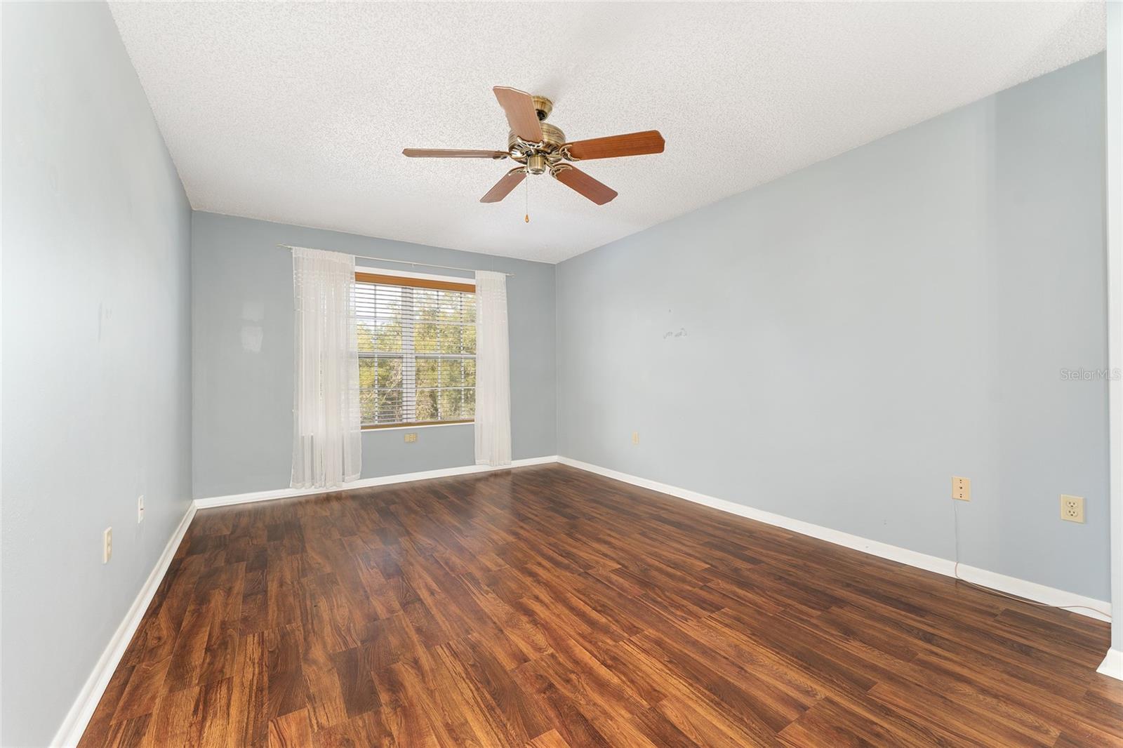 CONDO DECL OF CONDO - Residential