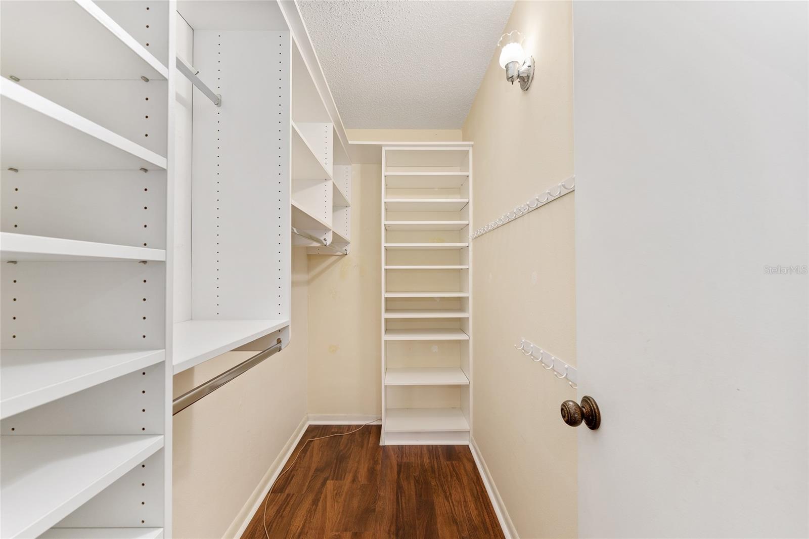 CONDO DECL OF CONDO - Residential