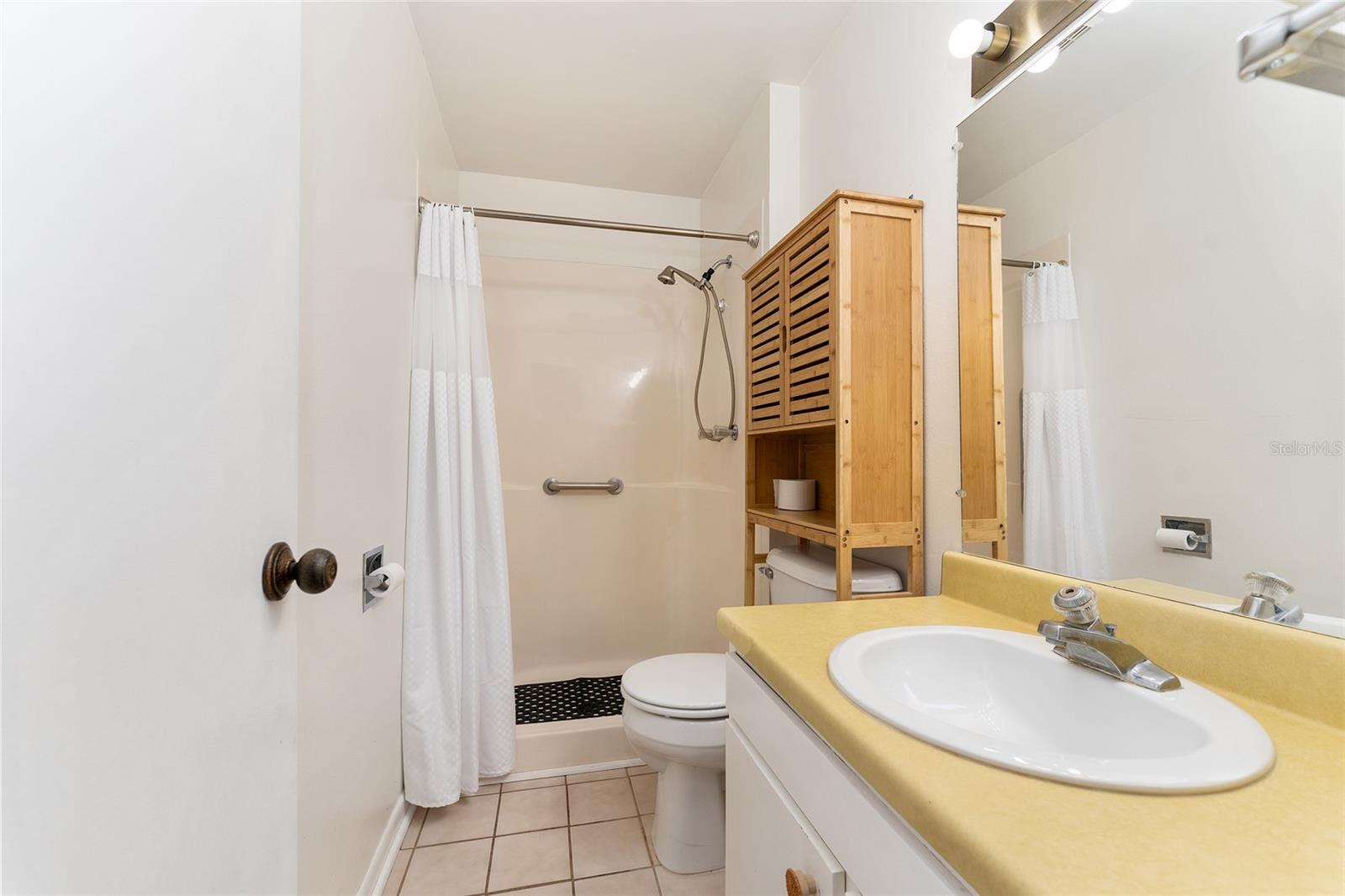 CONDO DECL OF CONDO - Residential