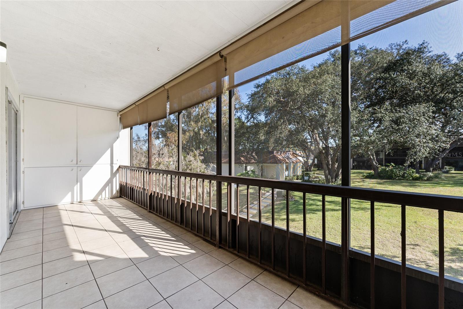 CONDO DECL OF CONDO - Residential