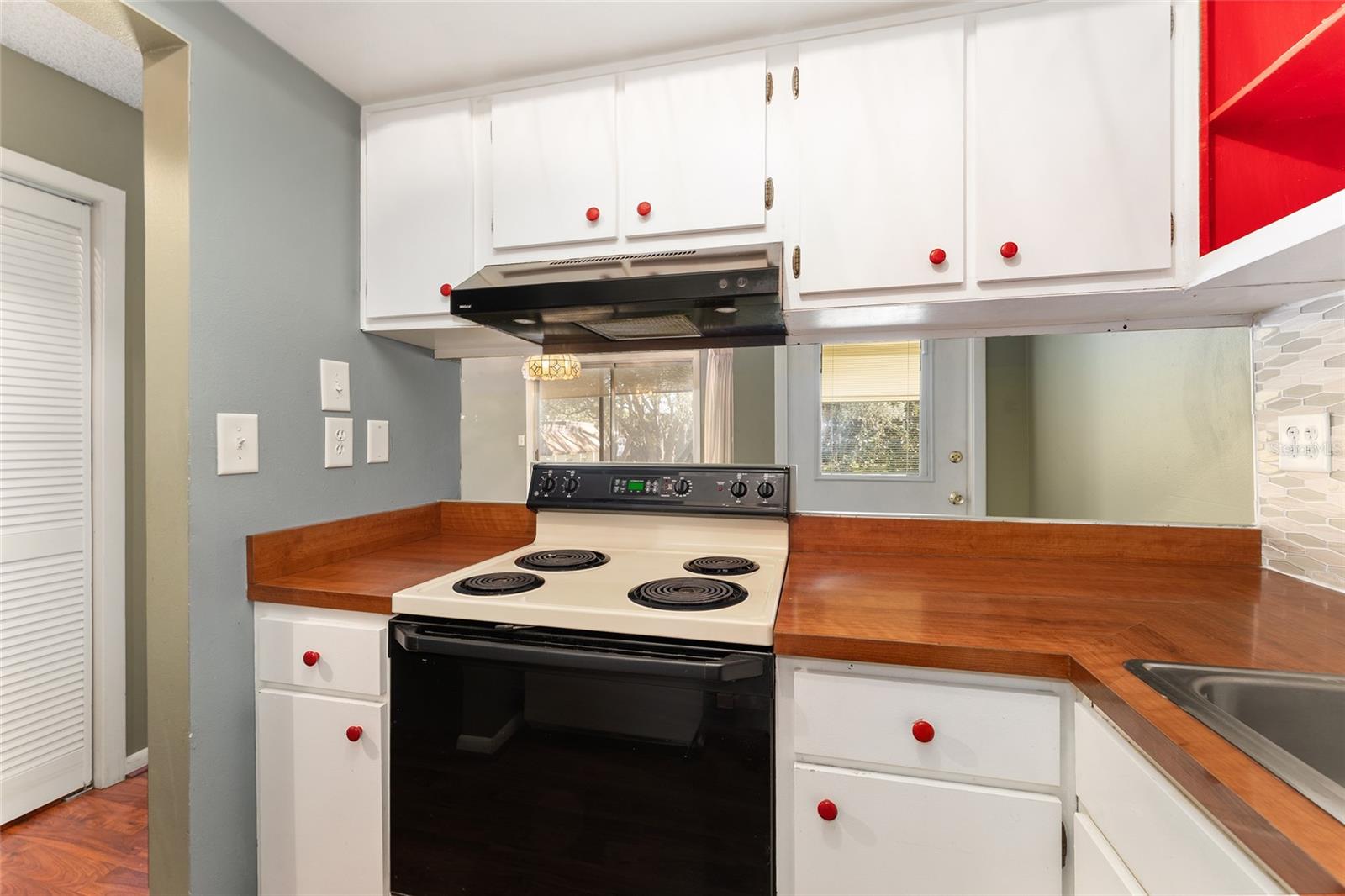 CONDO DECL OF CONDO - Residential