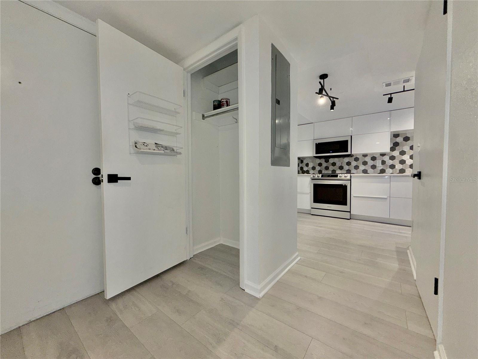 EASTWOOD SHORES TWNHMS - Residential Lease