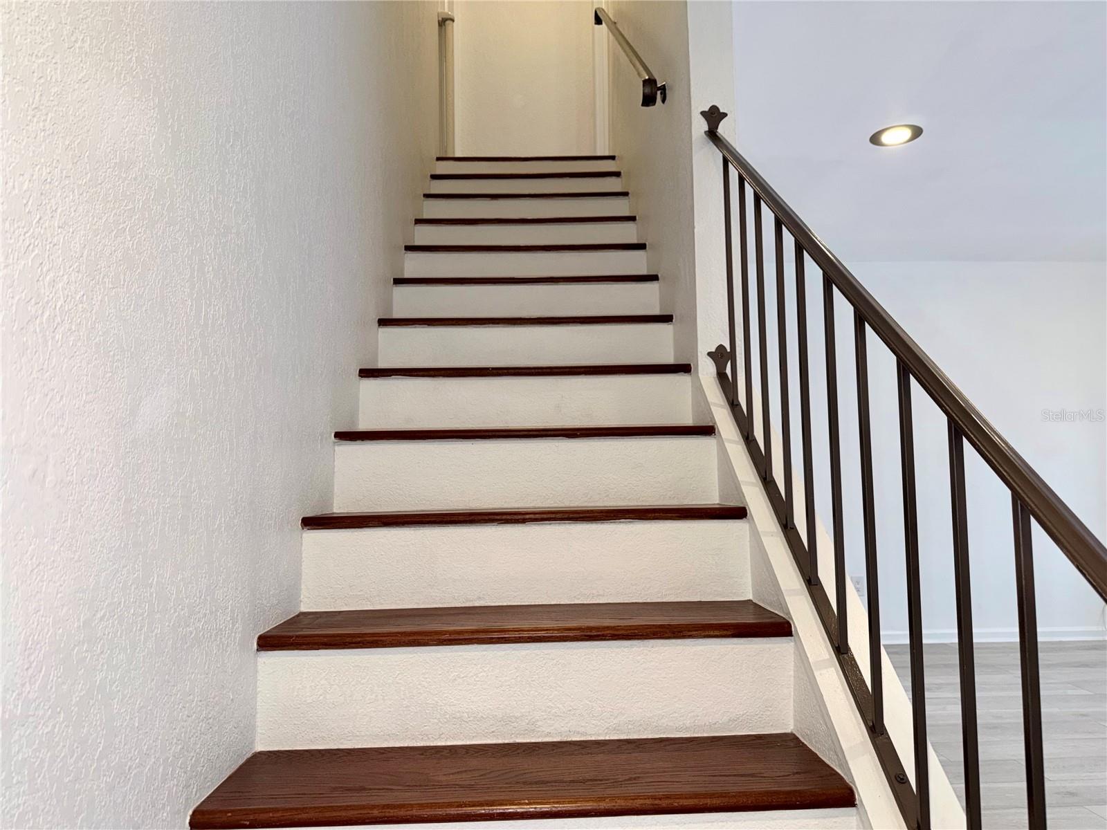 EASTWOOD SHORES TWNHMS - Residential Lease