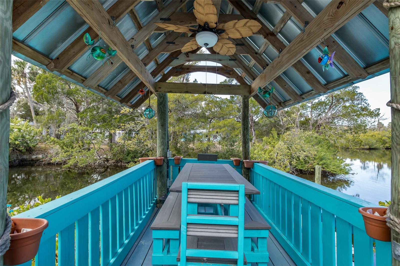 MARTHAS VINEYARD - Residential