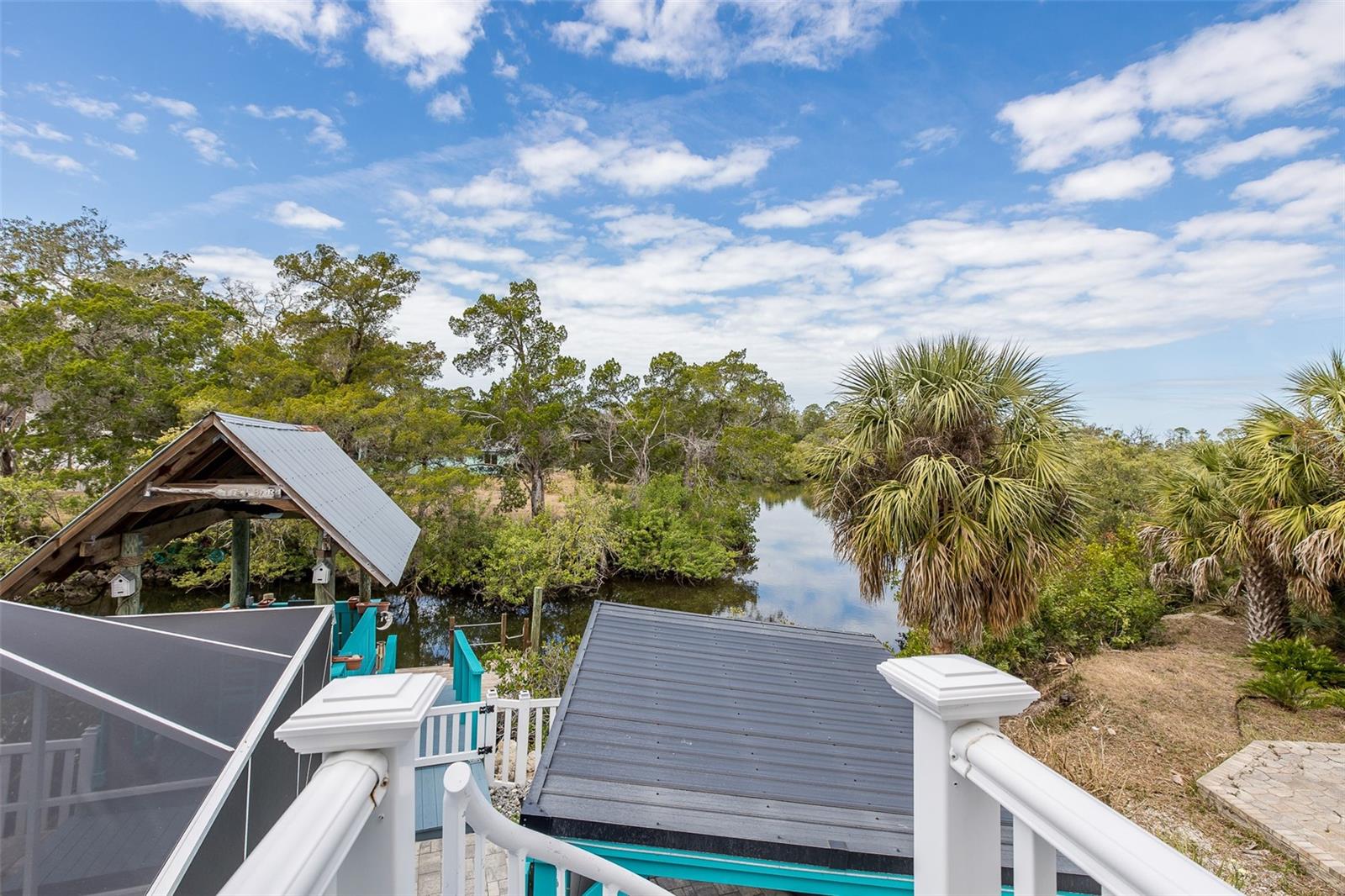 MARTHAS VINEYARD - Residential