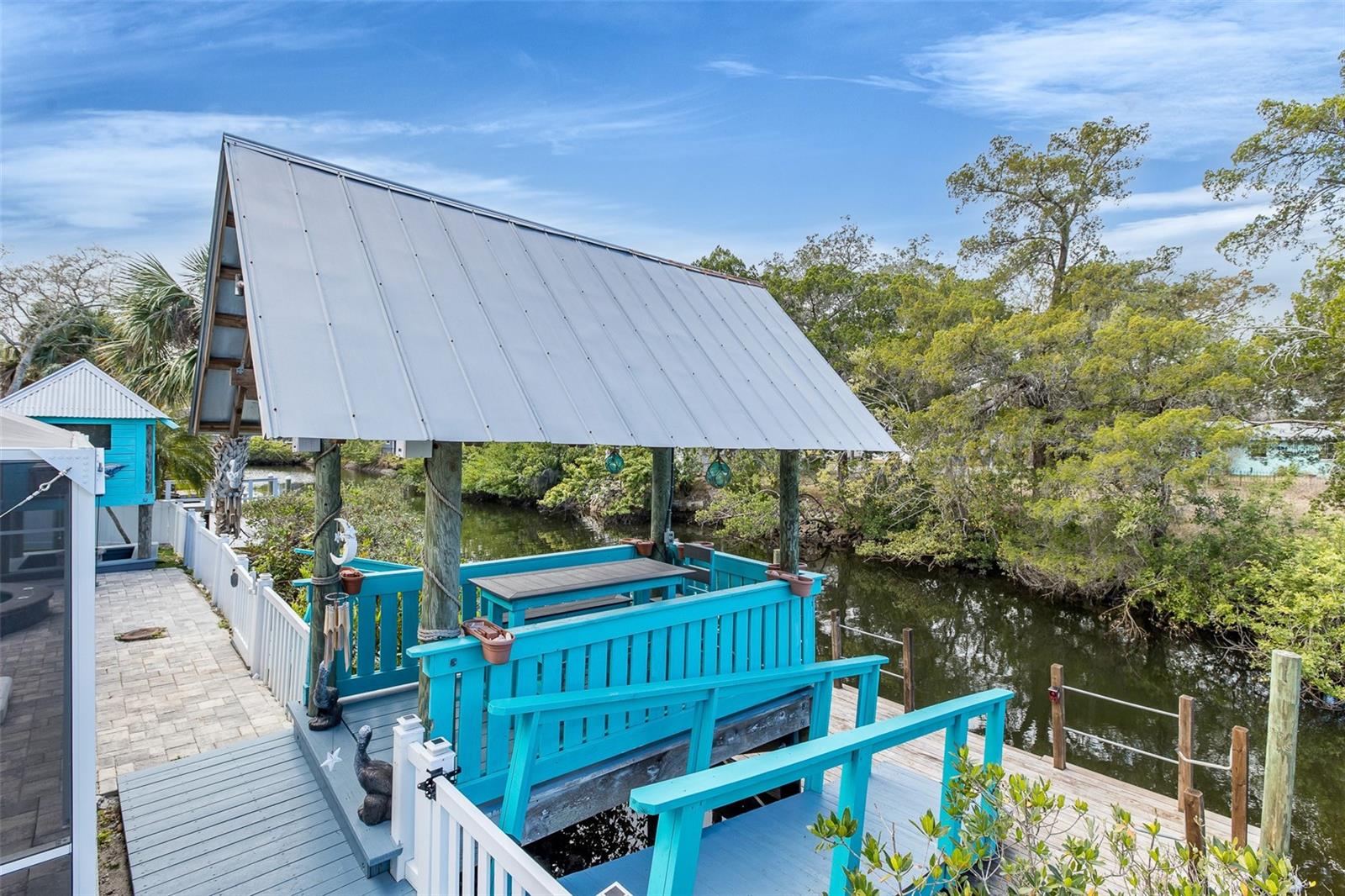 MARTHAS VINEYARD - Residential