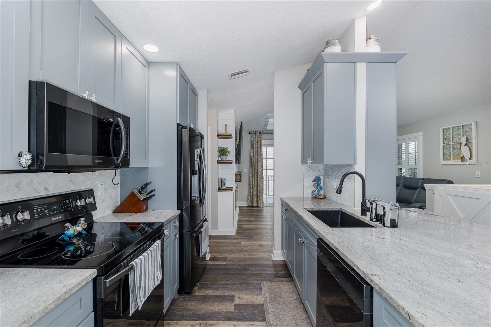 MARTHAS VINEYARD - Residential