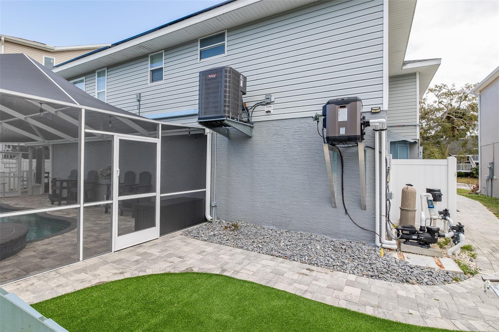 MARTHAS VINEYARD - Residential