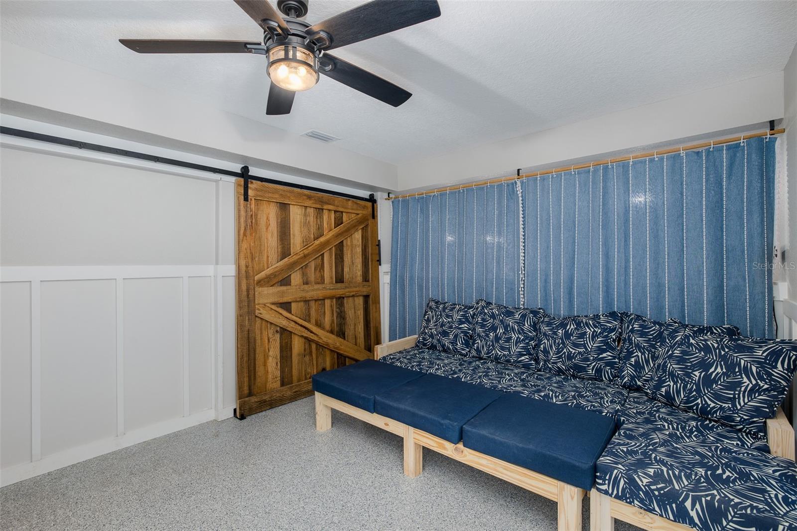 MARTHAS VINEYARD - Residential