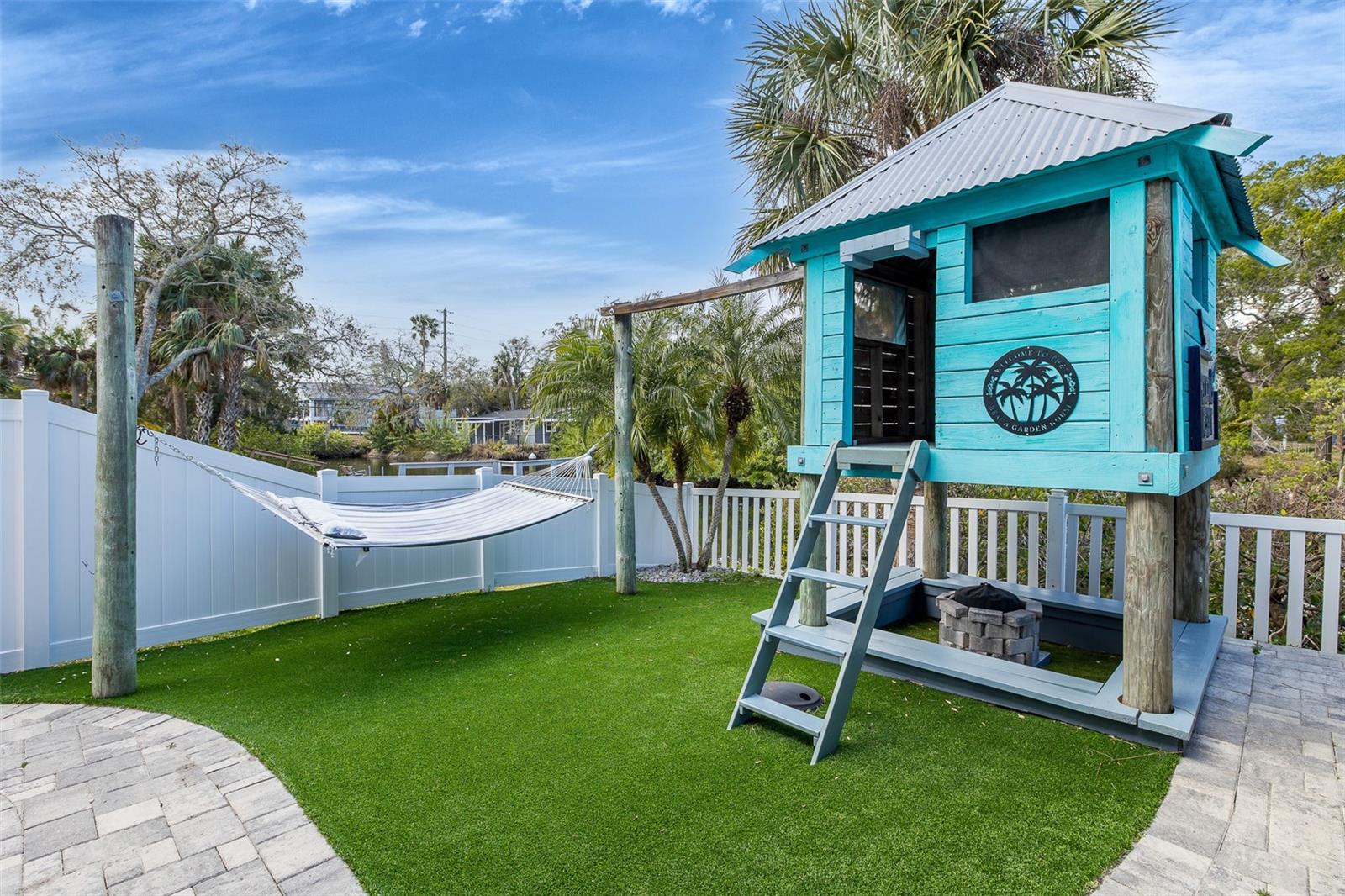 MARTHAS VINEYARD - Residential