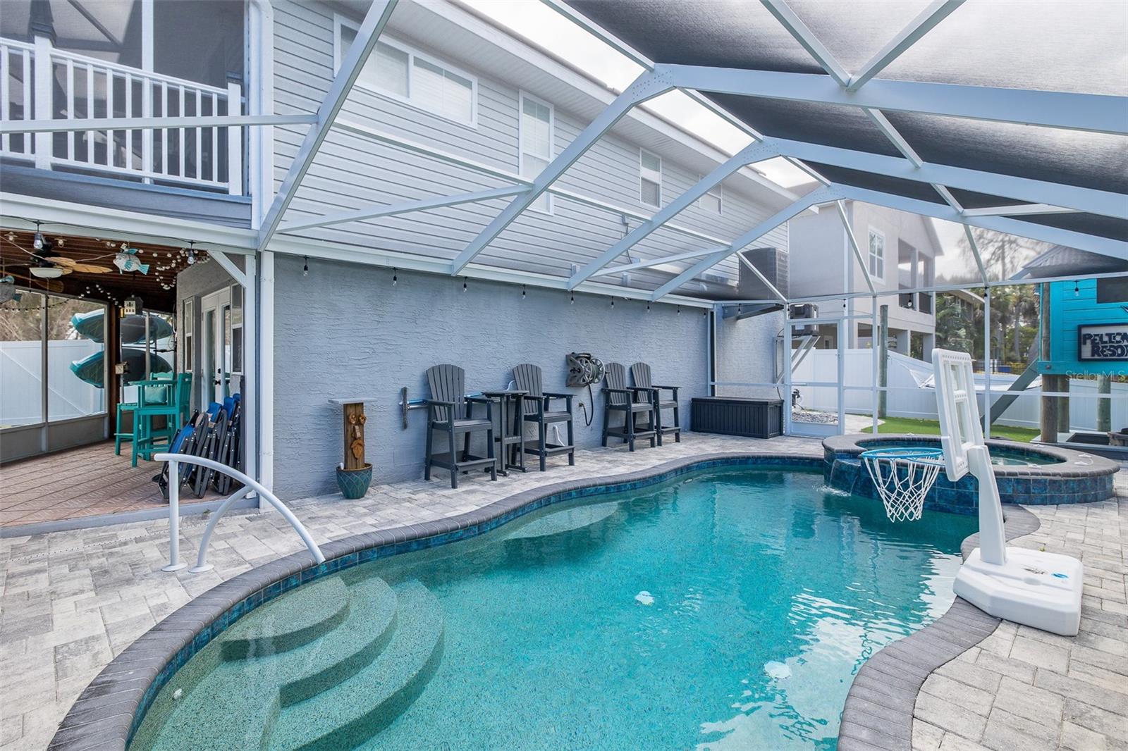 MARTHAS VINEYARD - Residential