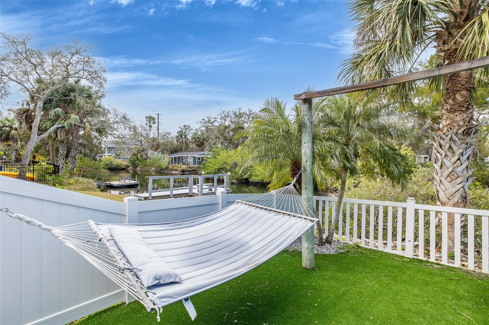 MARTHAS VINEYARD - Residential