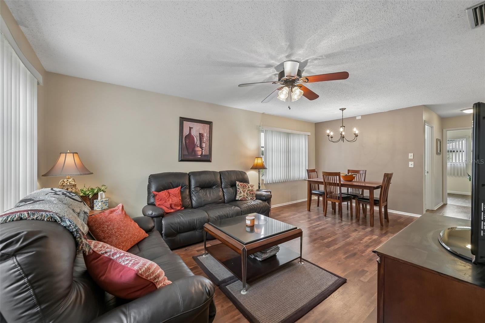 390 301 BOULEVARD W 4D