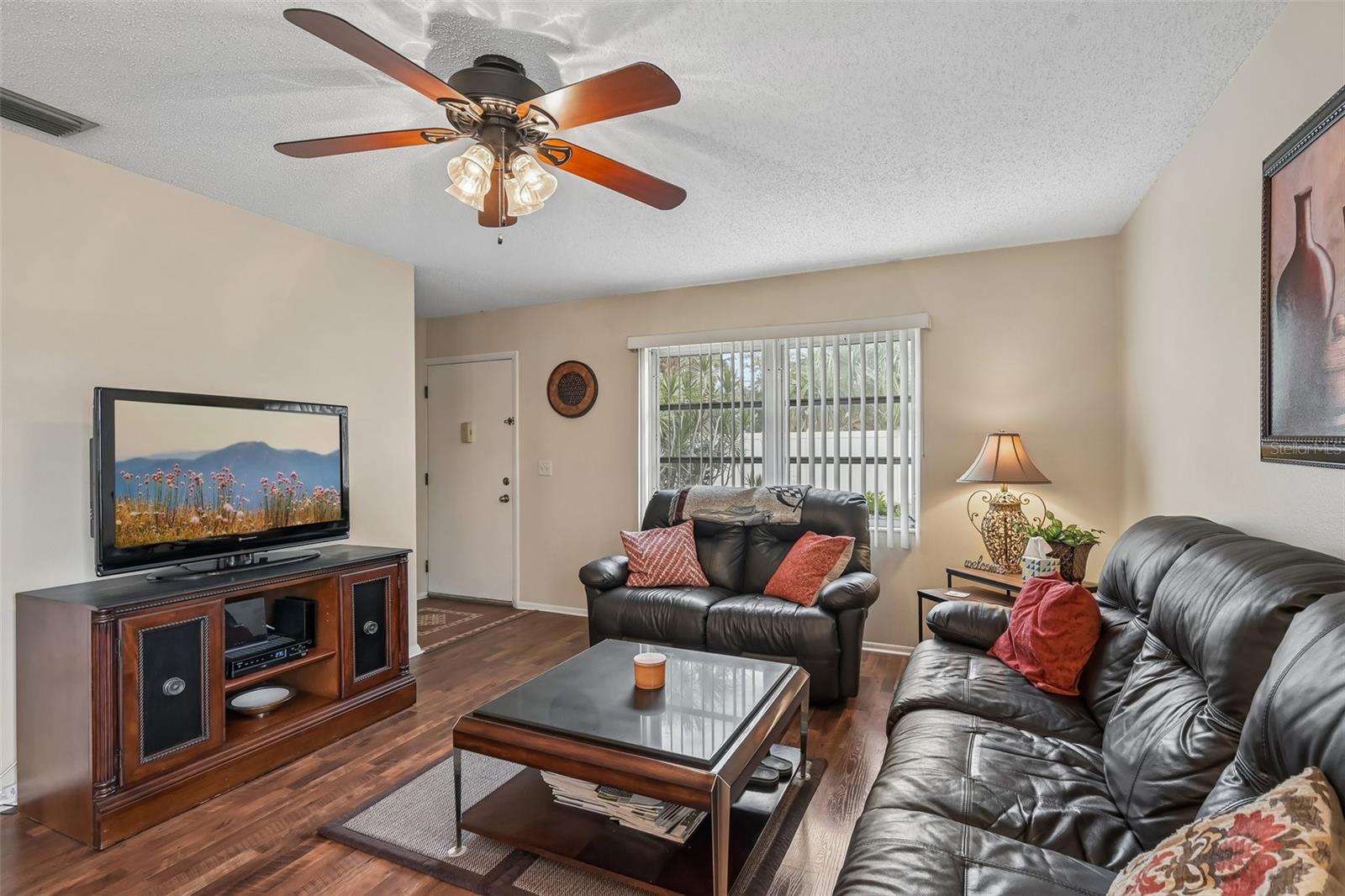 390 301 BOULEVARD W 4D