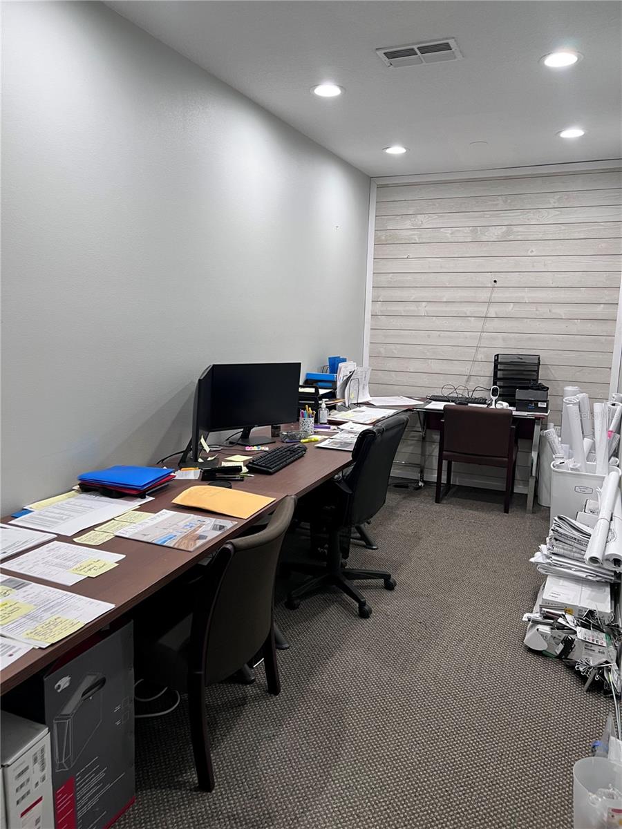 ARMENIA OAKS PROFESSIONAL PARK - Commercial Sale
