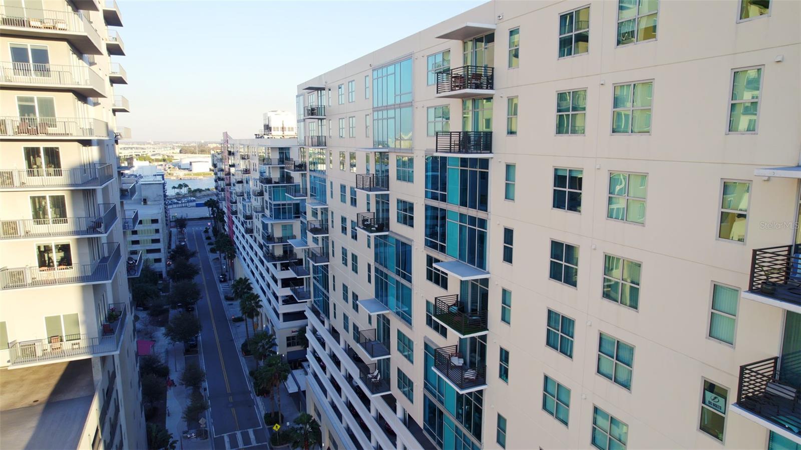 1120 E KENNEDY BOULEVARD 1208