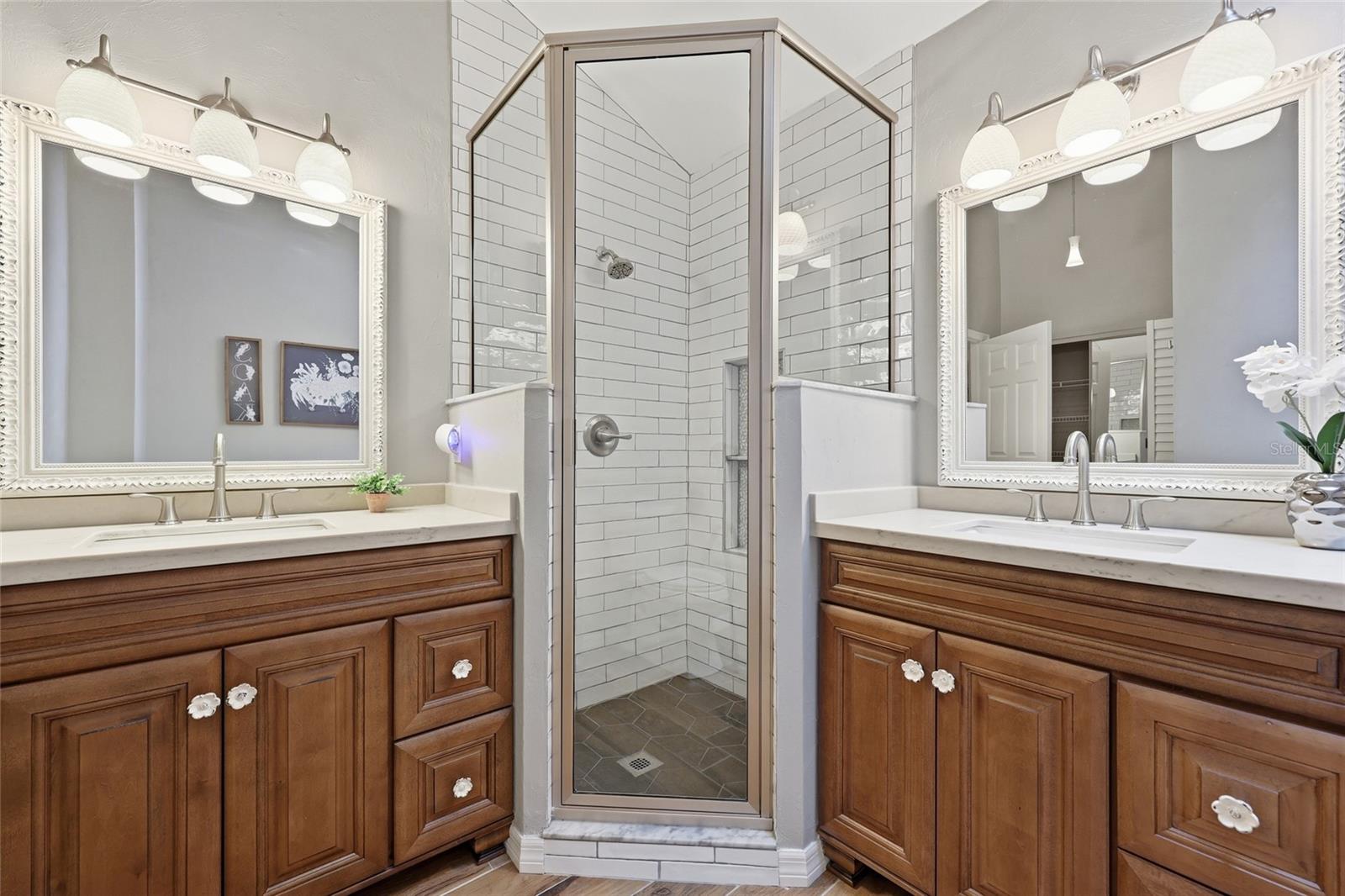 HP/HAILE PLANTATION - Residential