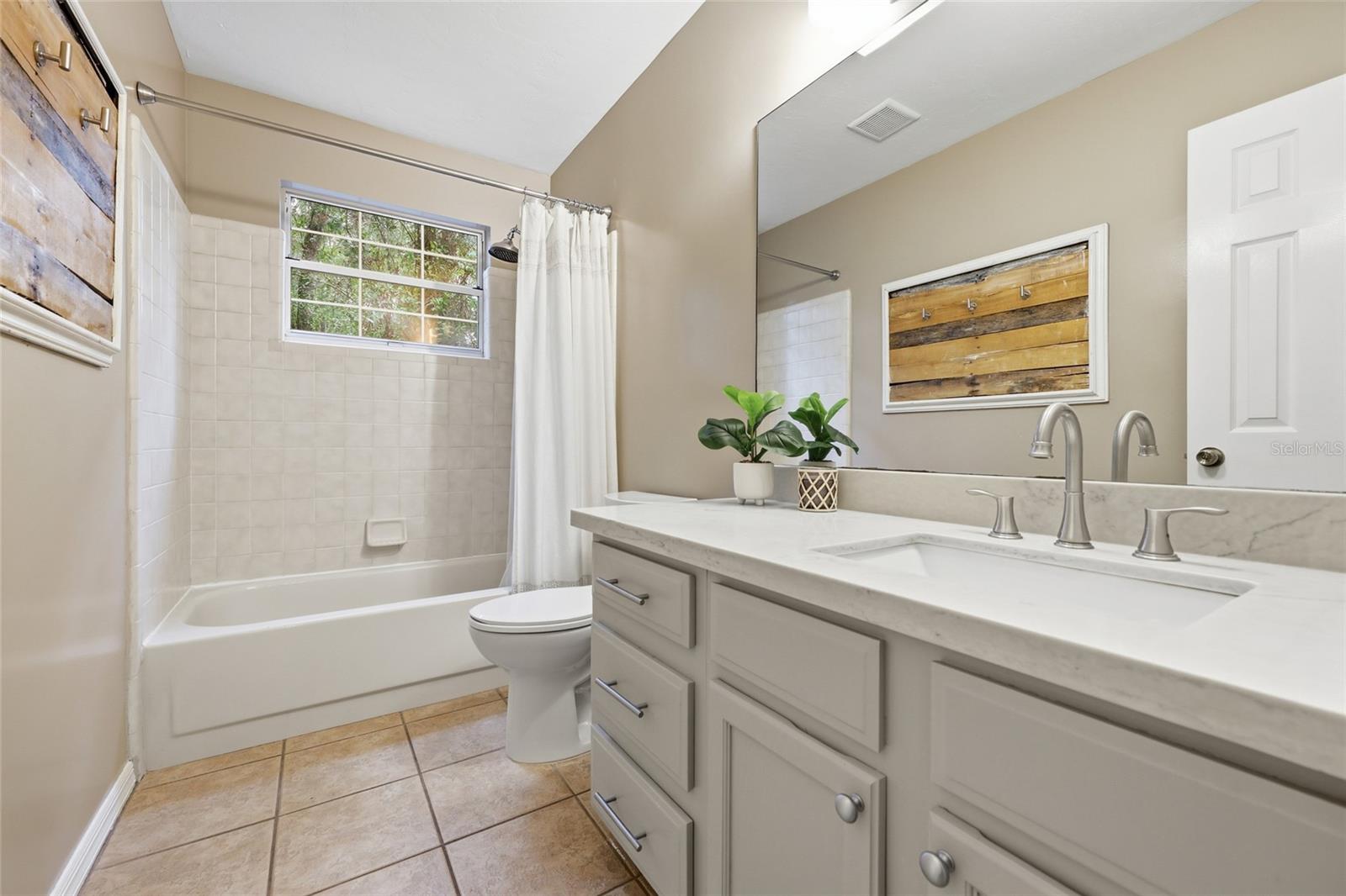 HP/HAILE PLANTATION - Residential