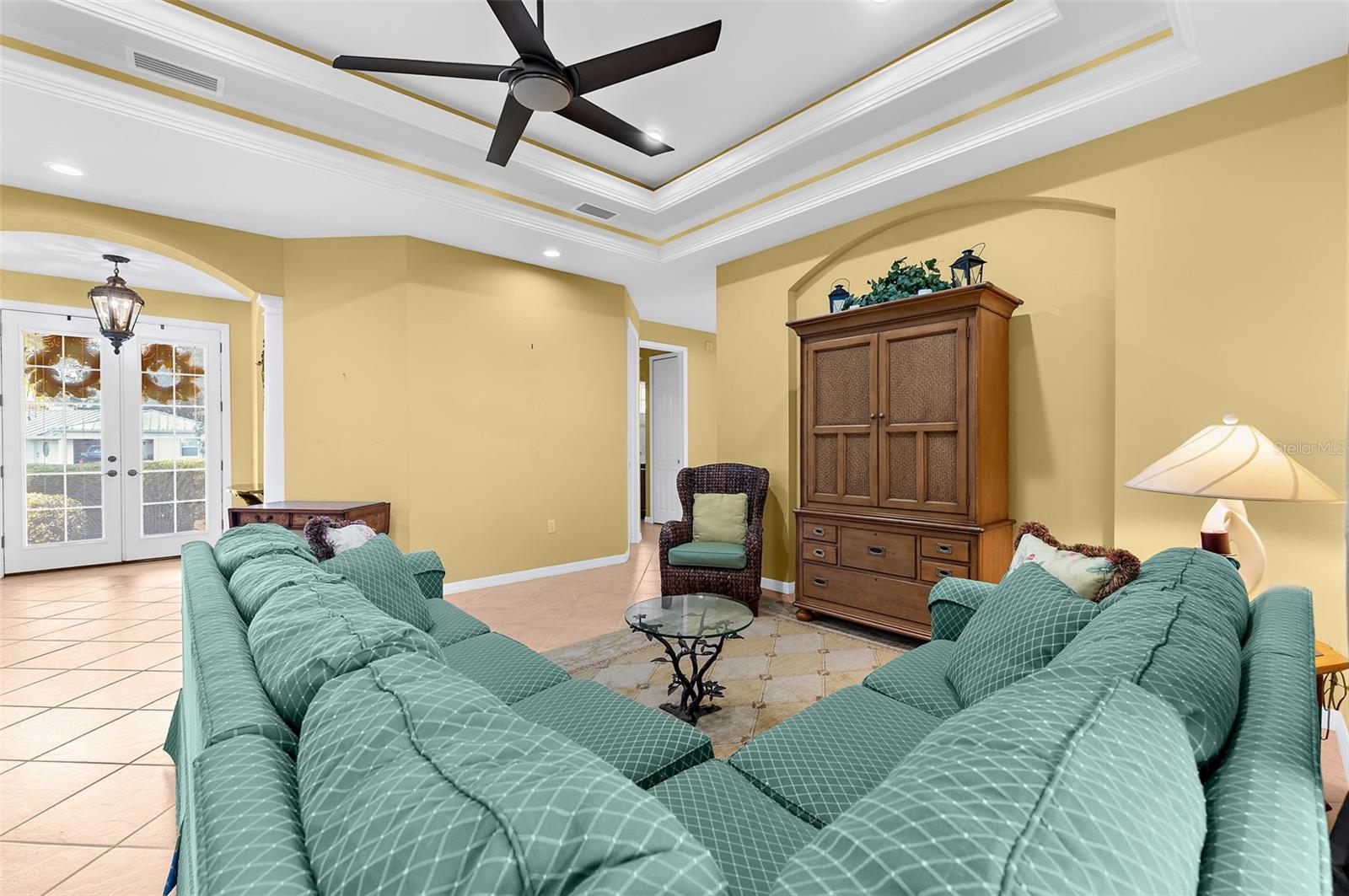 2524 JEFFERSON CIRCLE, SARASOTA, FL, 34239 4 2524 JEFFERSON CIRCLE