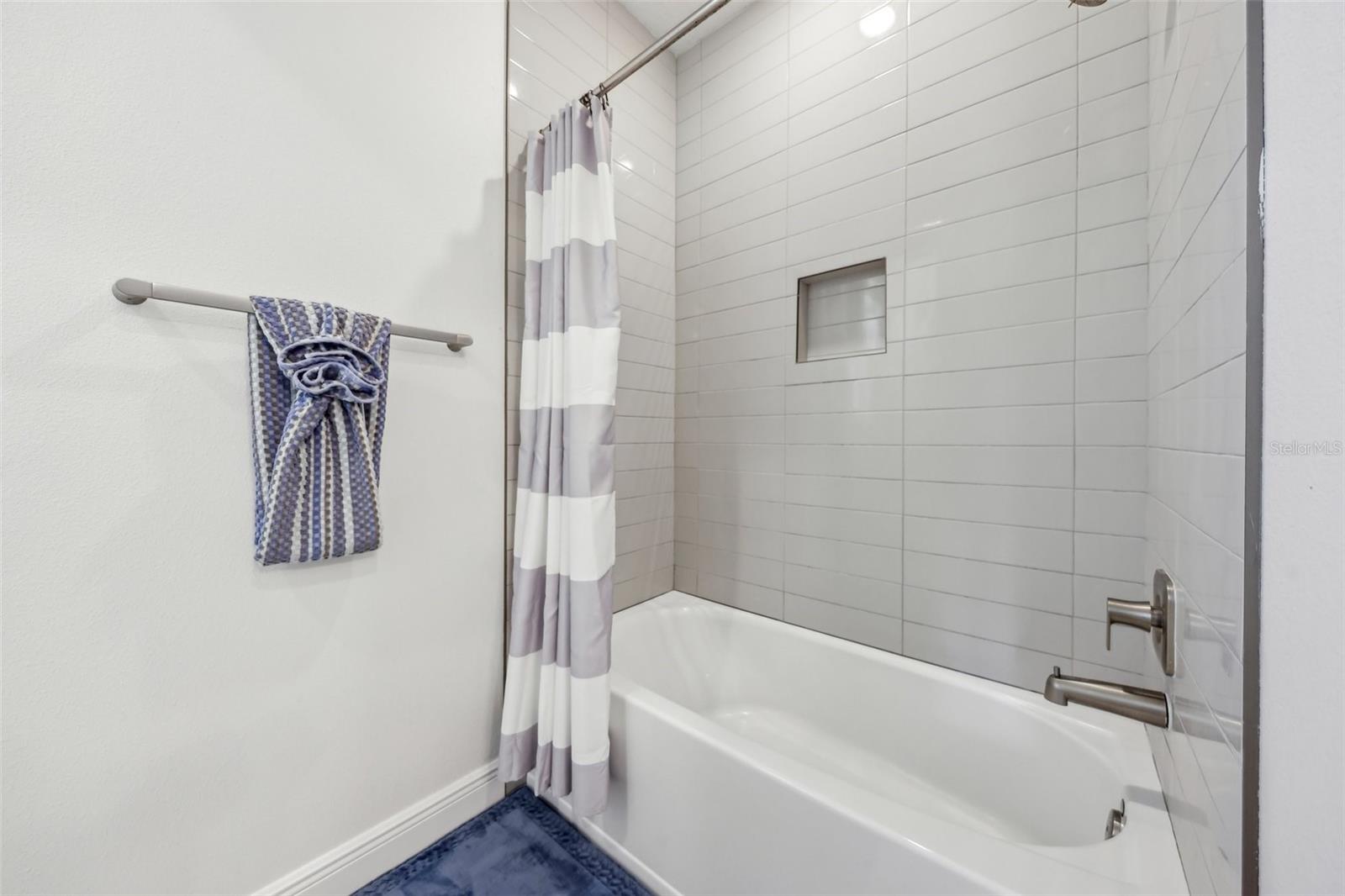 HIDDEN RIVER LAKES - Residential