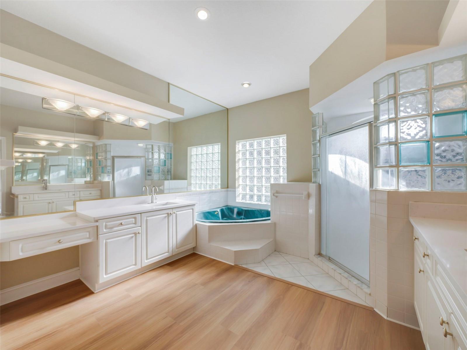 MARBLE HEAD - Residential