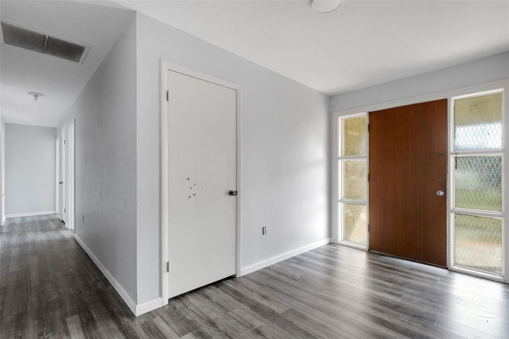 Photo of 1723 W Daughtery Road, Lakeland, FL 33810 (MLS # L4957232)