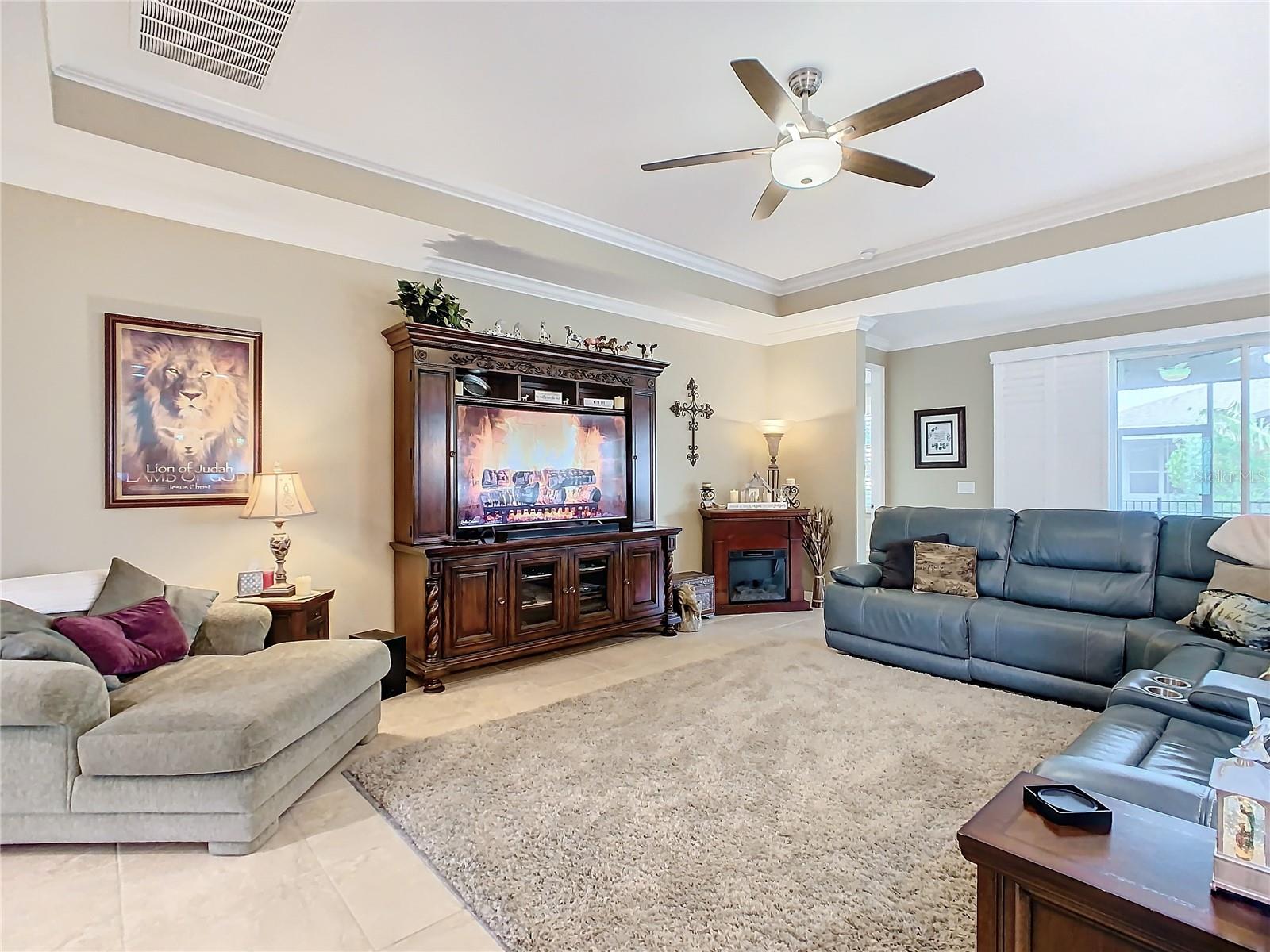 681 SAN JOAQUIN RD