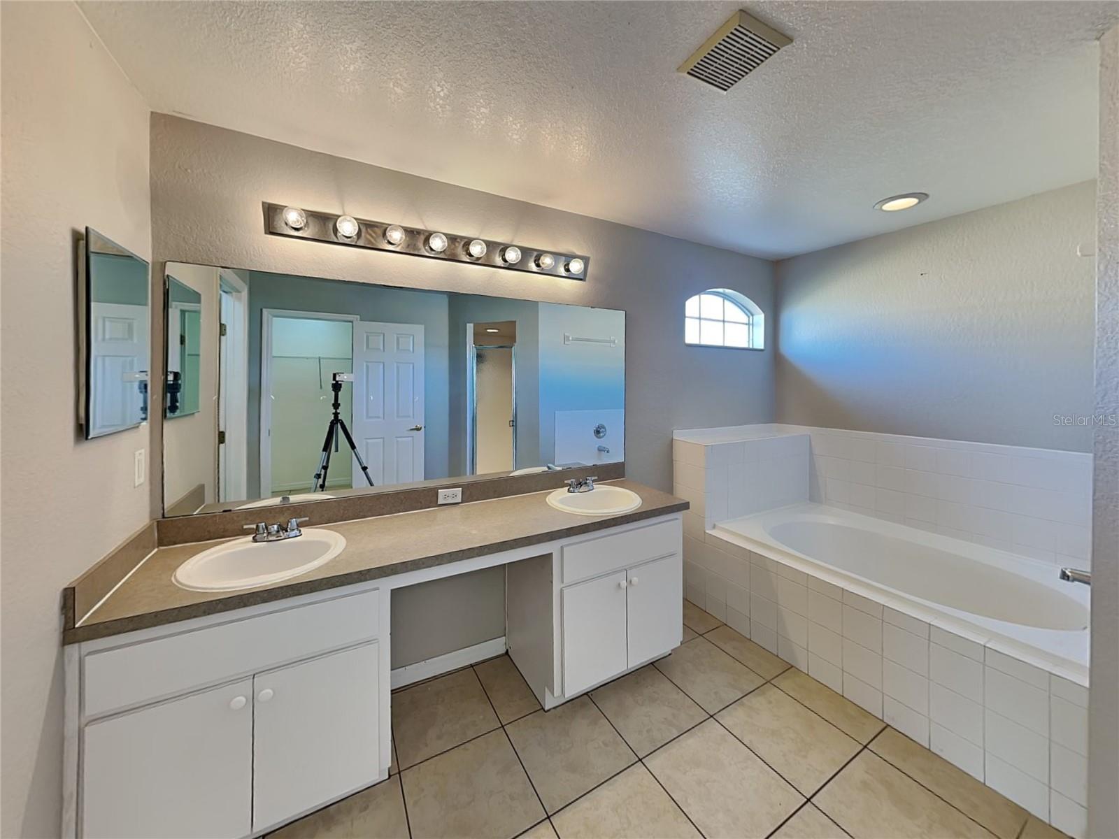 HIGHLAND CREST PH 01 - Residential Lease