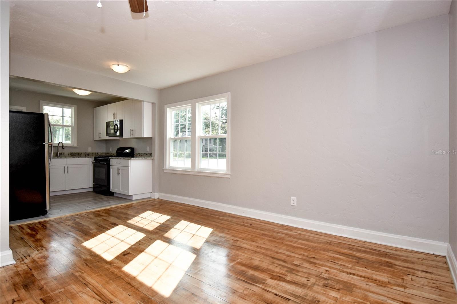 DOIG & ROBERTSONS ADD - Residential Lease