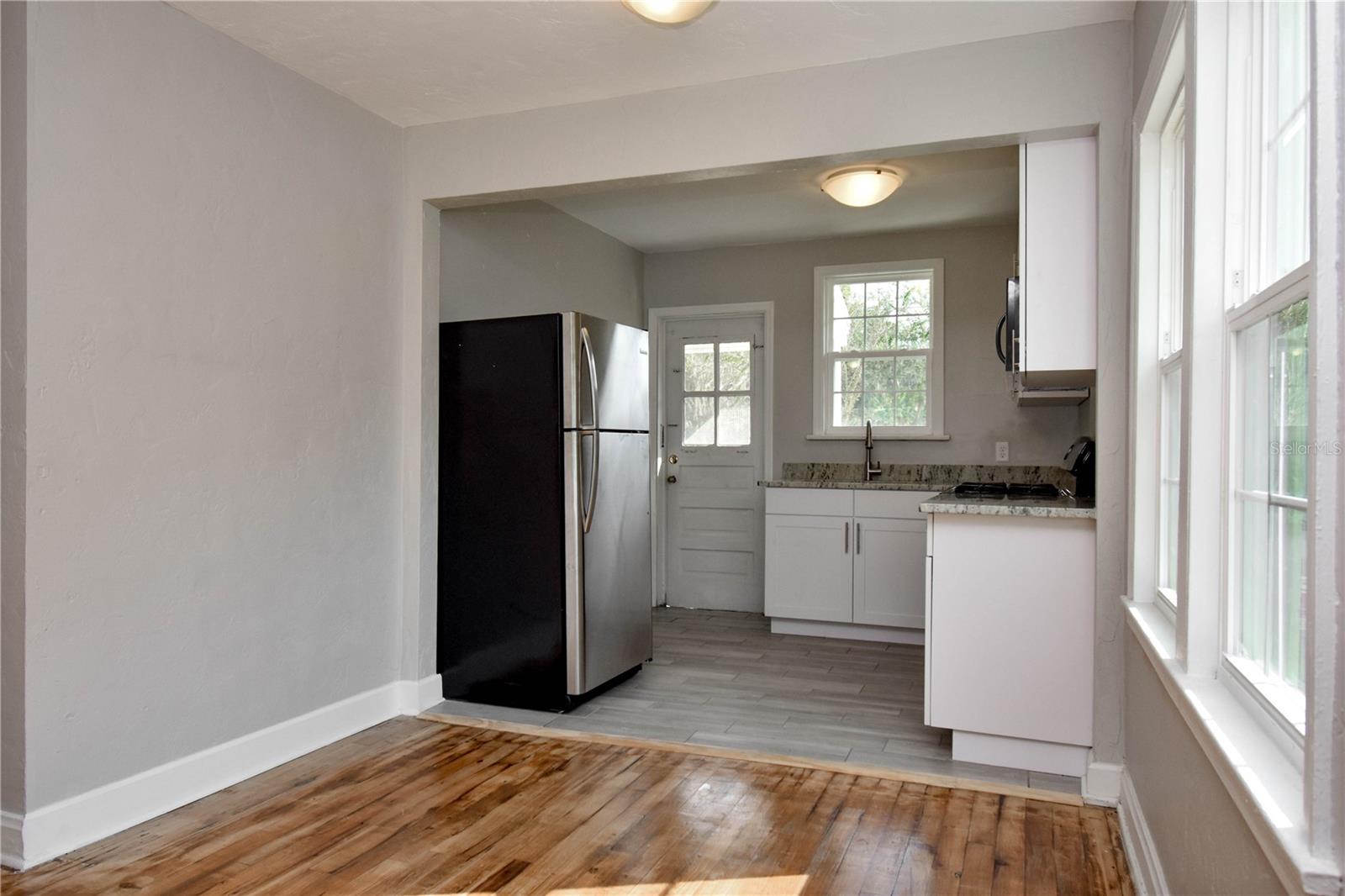 DOIG & ROBERTSONS ADD - Residential Lease