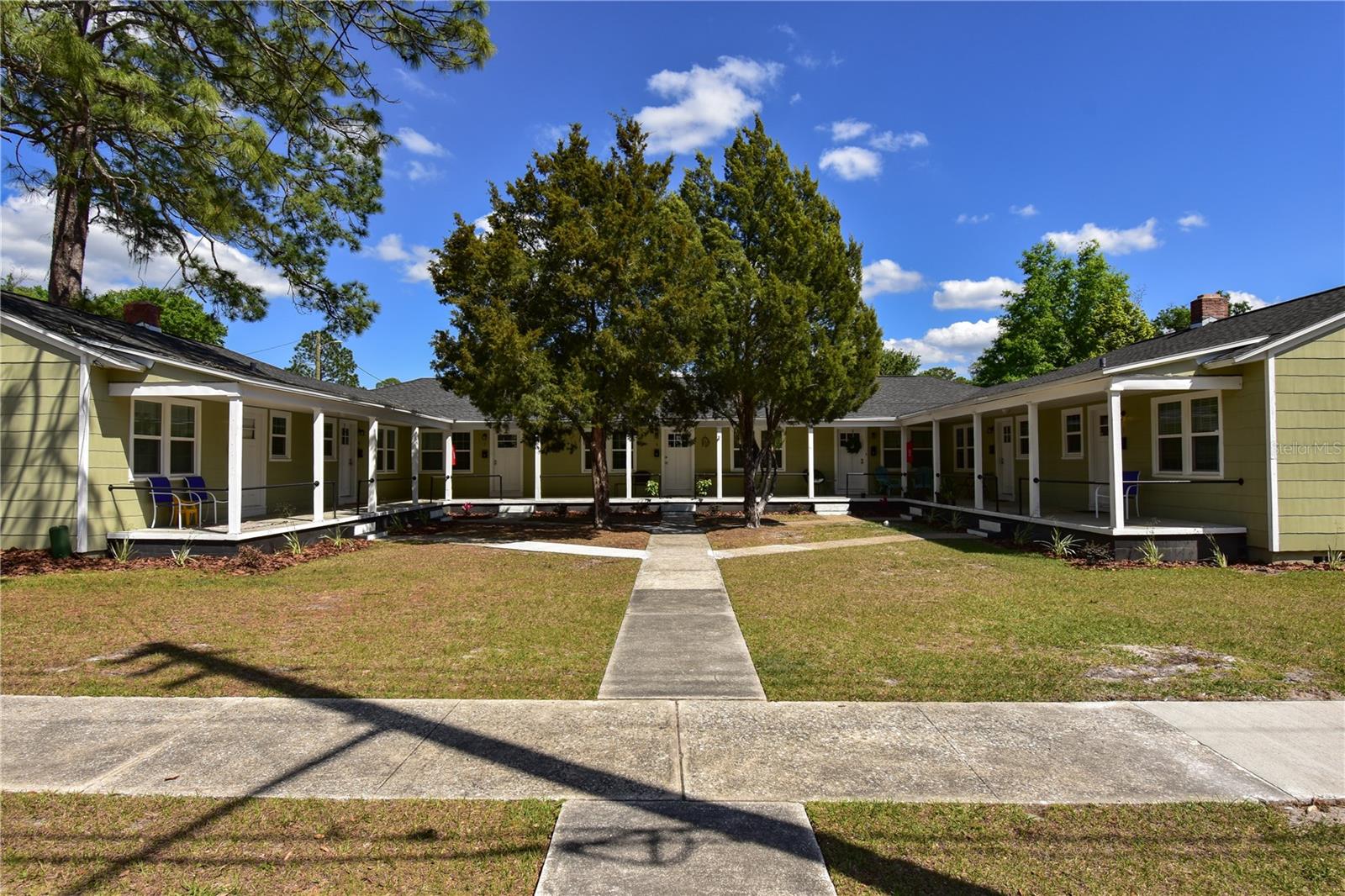 DOIG & ROBERTSONS ADD - Residential Lease