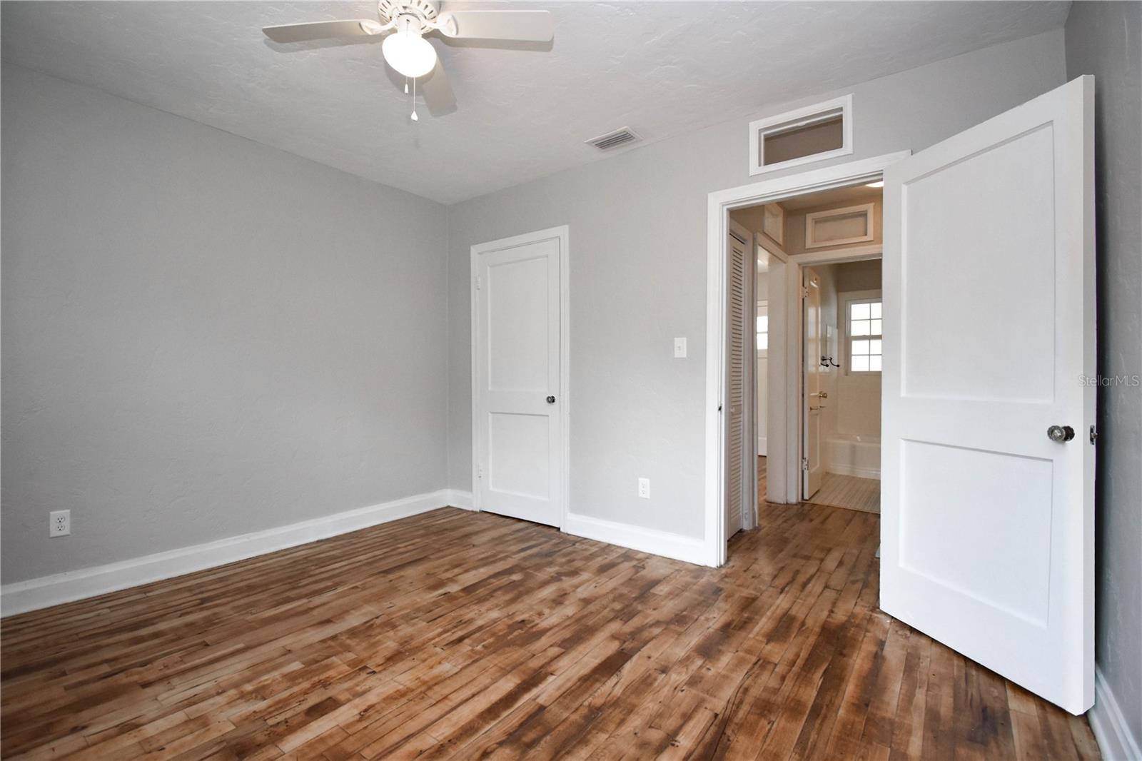 DOIG & ROBERTSONS ADD - Residential Lease