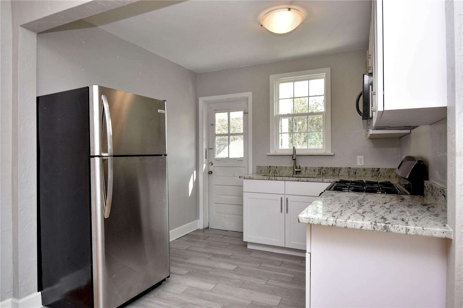 DOIG & ROBERTSONS ADD - Residential Lease