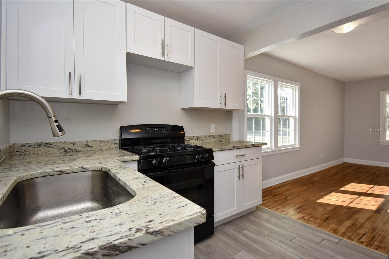 DOIG & ROBERTSONS ADD - Residential Lease