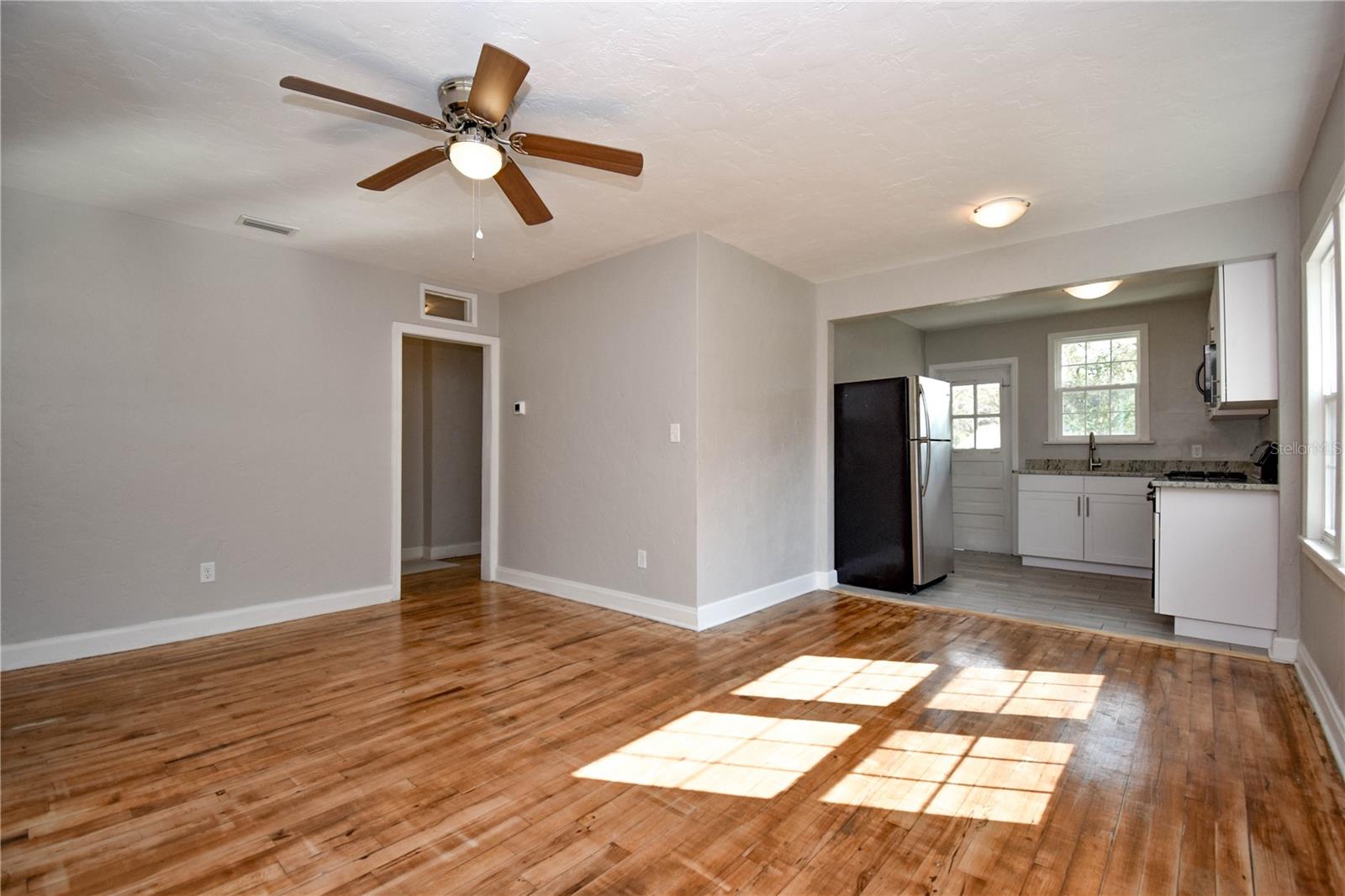 DOIG & ROBERTSONS ADD - Residential Lease